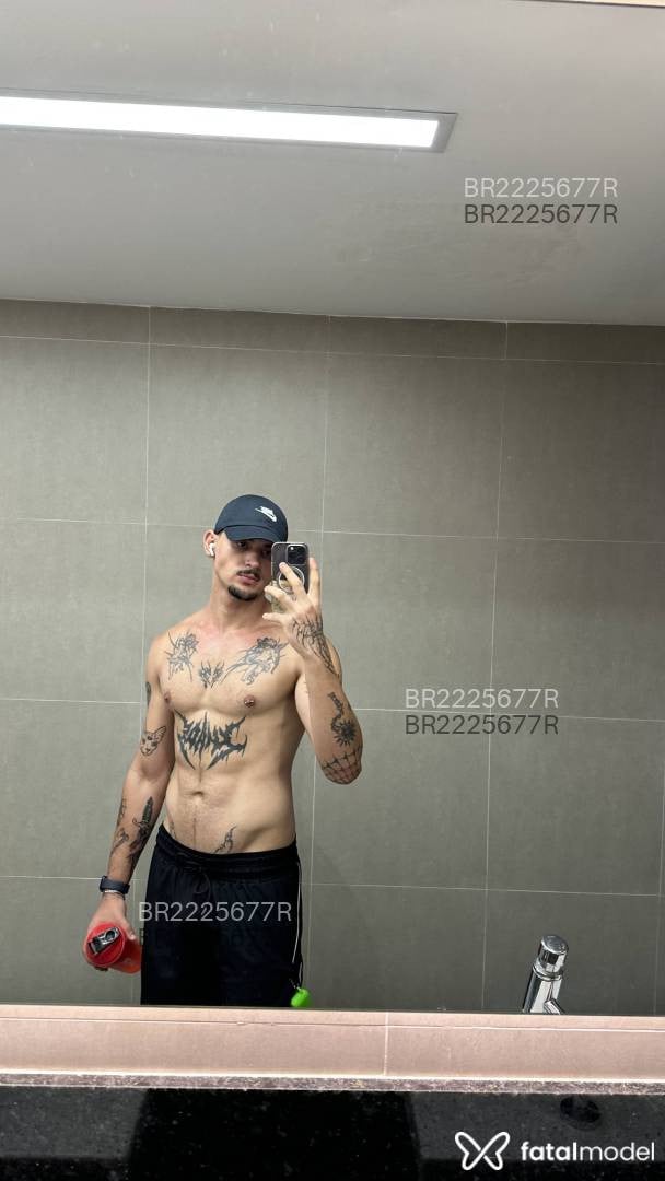 Acompanhante homem com cabelo castanho de olhos castanhos em São Paulo - Weslley