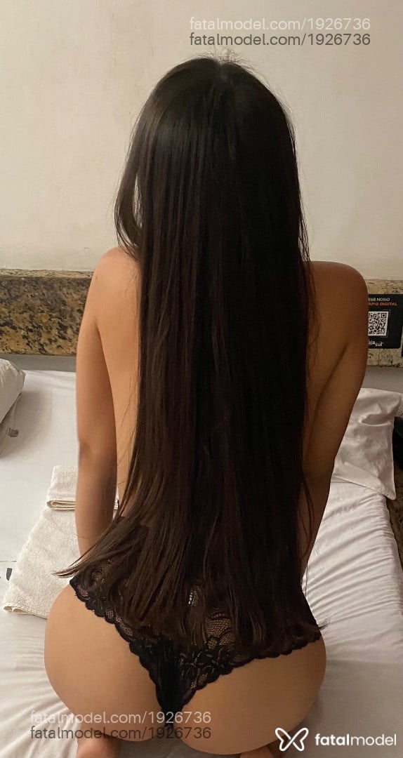 Acompanhante mulher com cabelo castanho de olhos castanhos - Bella Acompanhante mulher com cabelo castanho de olhos castanhos - Bella