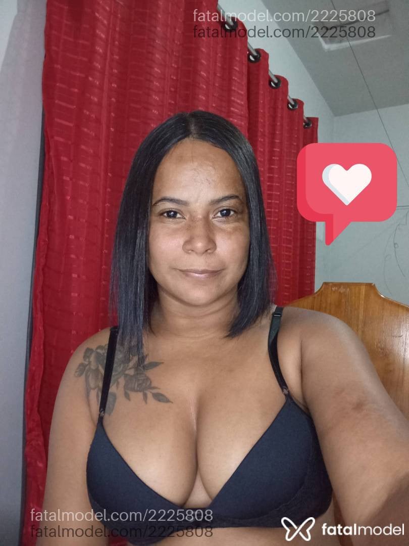 Acompanhante mulher morena (o) de olhos pretos - Rafaela Menezes