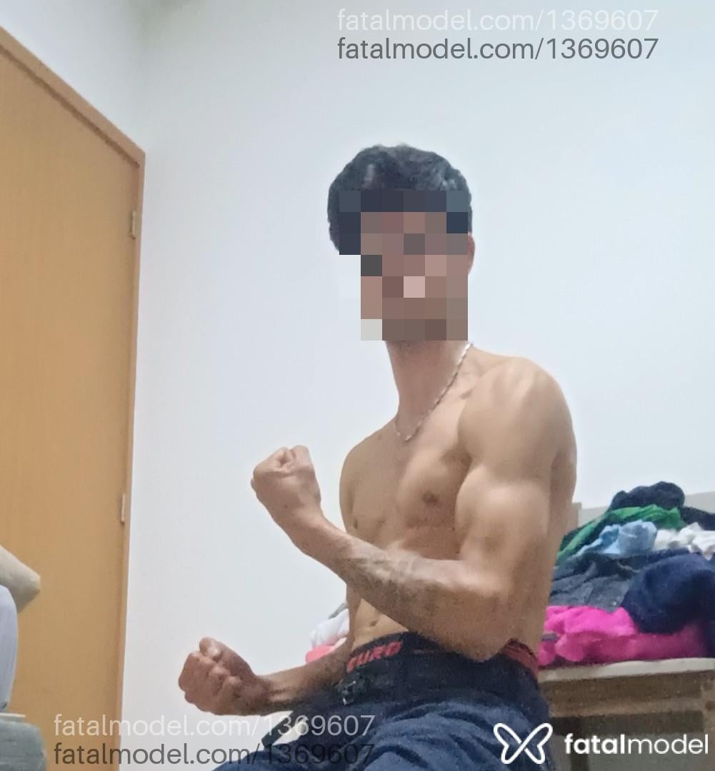 Acompanhante homem morena (o) de olhos castanhos em Itajaí - Matheus