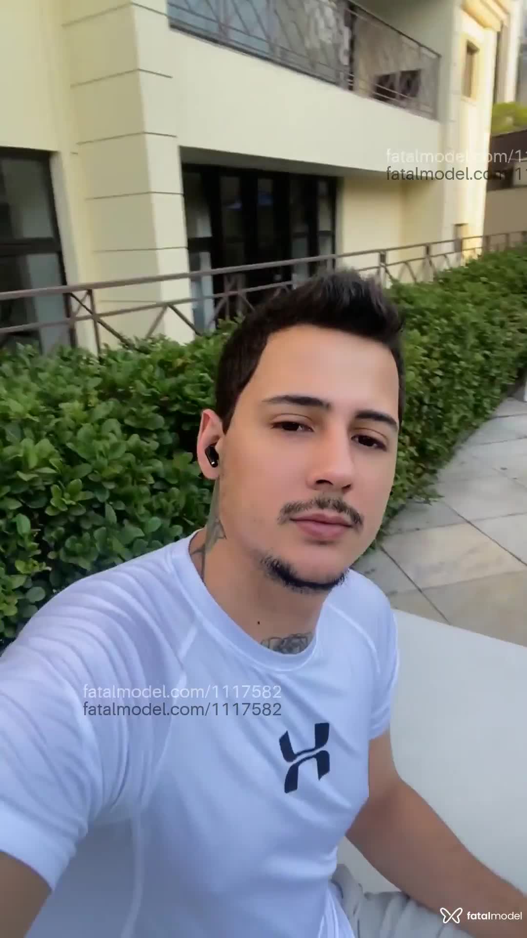 Acompanhante homem com cabelo castanho de olhos castanhos em São Paulo - João lucas