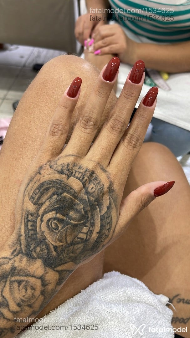 Acompanhante mulher morena (o) de olhos pretos em Querência Acompanhante mulher morena (o) de olhos pretos em Querência - Gaby