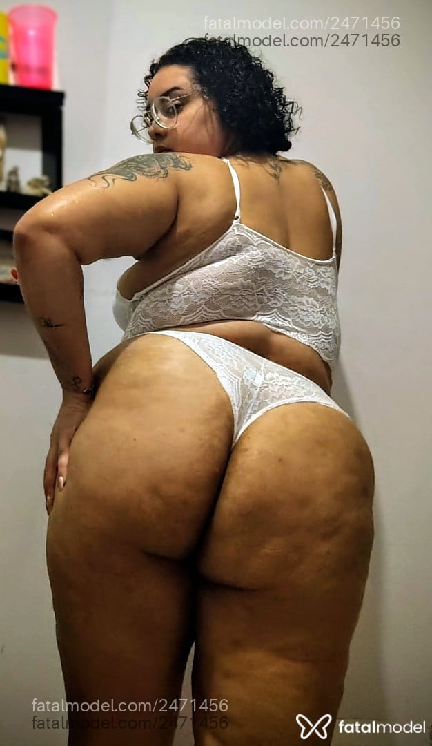 Acompanhante mulher morena (o) de olhos pretos - Larissa Acompanhante mulher morena (o) de olhos pretos - Larissa