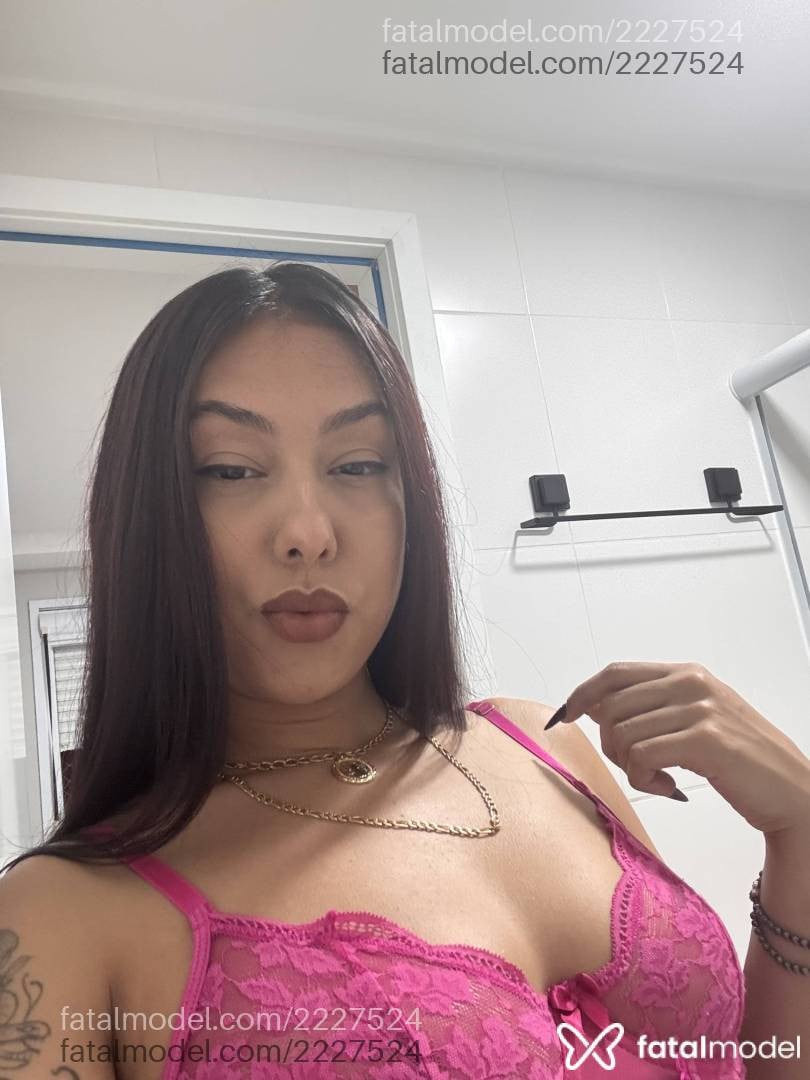 Acompanhante mulher morena (o) de olhos castanhos - Mayumi