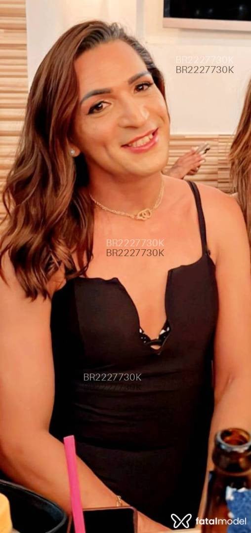 Acompanhante mulher trans com cabelo castanho de olhos castanhos em Rio de Janeiro - Isabella Taveonny
