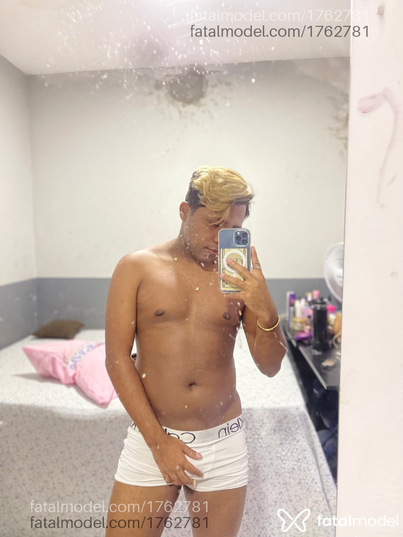 Acompanhante homem com cabelo colorido de olhos pretos em Fortaleza - Gabriel