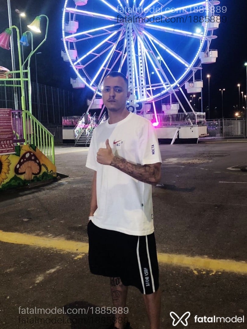 Acompanhante homem com cabelo castanho de olhos castanhos em Nova Iguaçu - Posturado