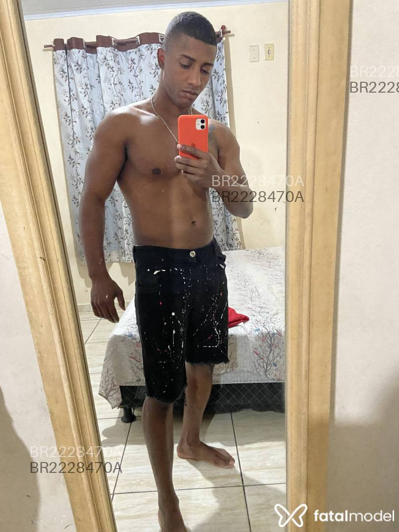 Acompanhante homem morena (o) de olhos pretos em Virtual Acompanhante homem morena (o) de olhos pretos em Virtual - Gabriel