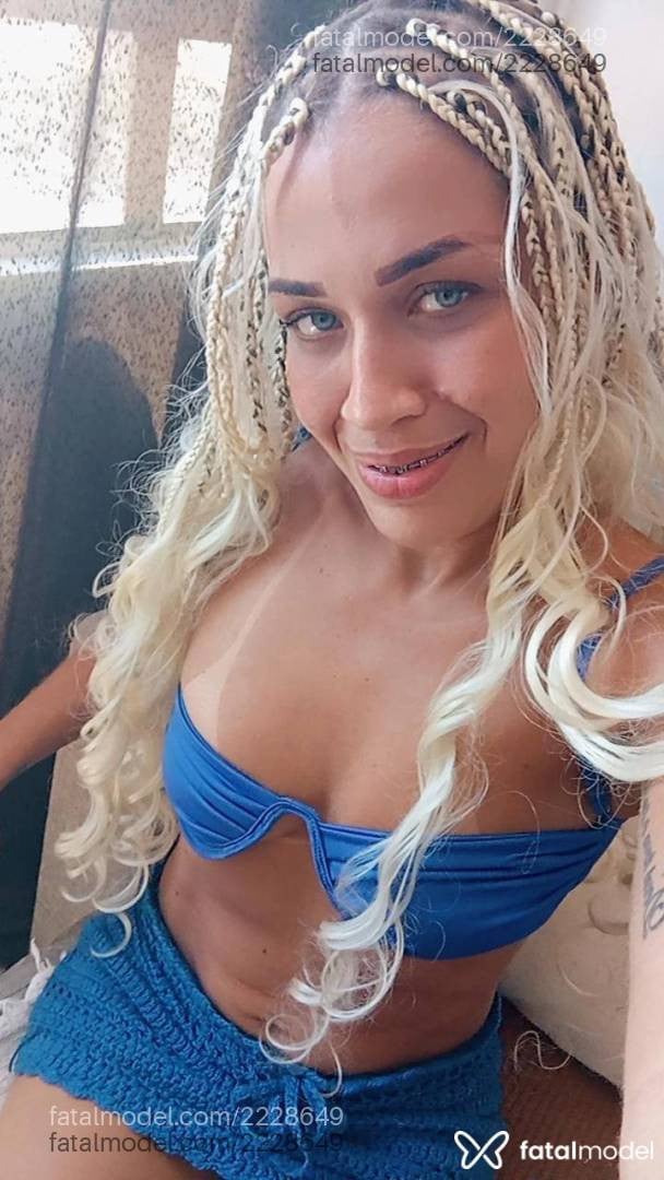 Acompanhante mulher loira (o) de olhos verdes - Paloma