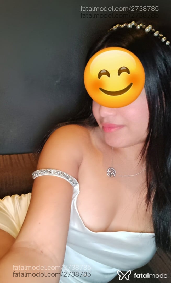 Acompanhante mulher com cabelo castanho de olhos castanhos em Curitiba - Selena Marie