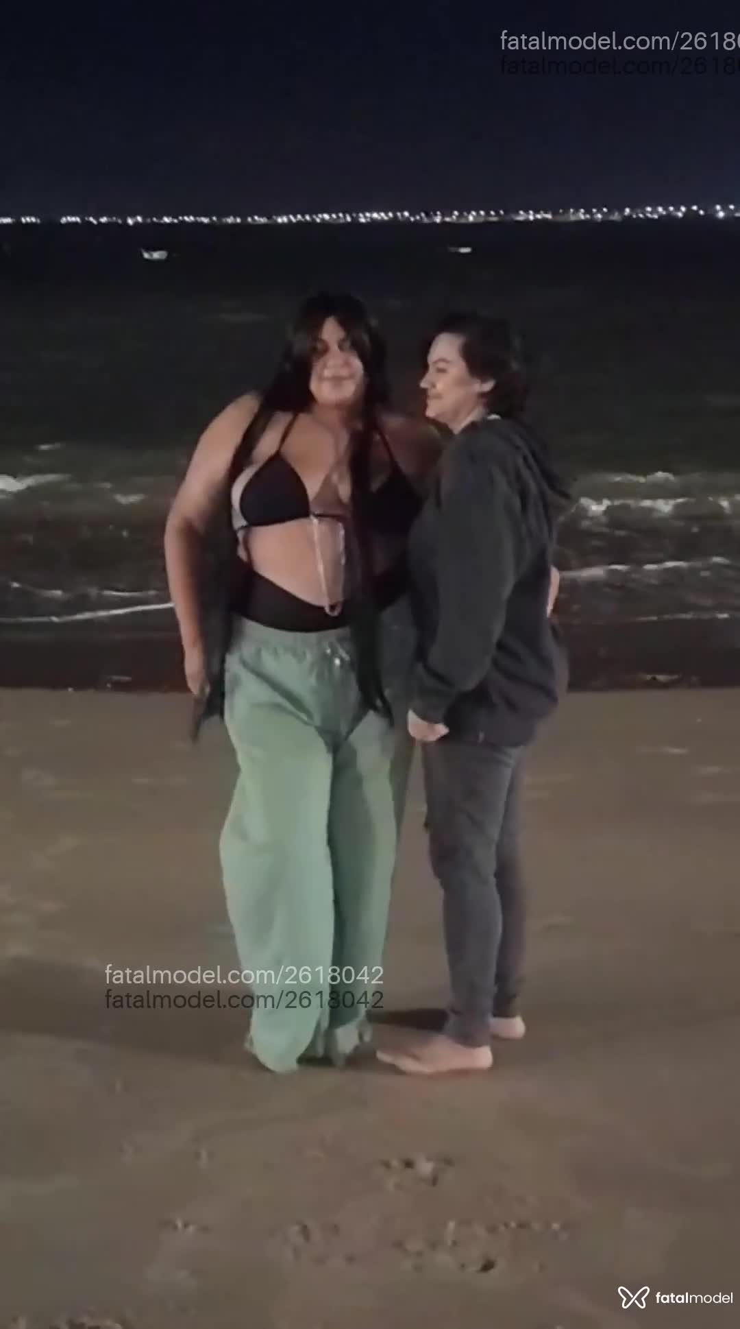 Acompanhante mulher com cabelo castanho de olhos castanhos em Rio das Ostras - Merida