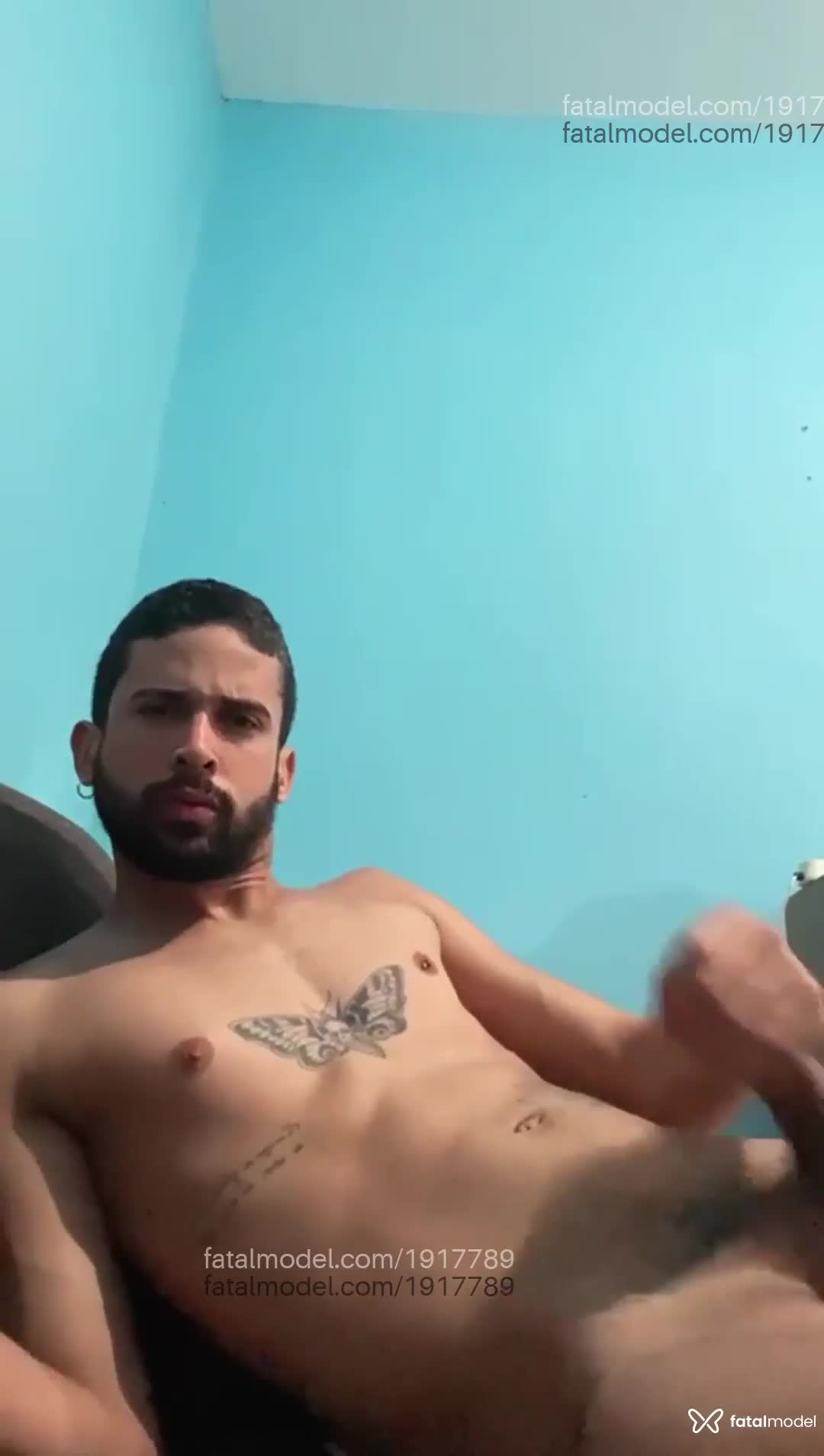 Acompanhante homem com cabelo castanho de olhos castanhos em Maringá - Henrique Mathias