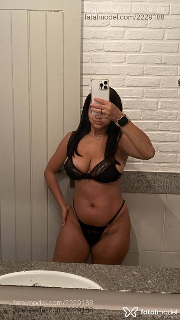 Acompanhante mulher morena (o) de olhos mel - Alicia Alves