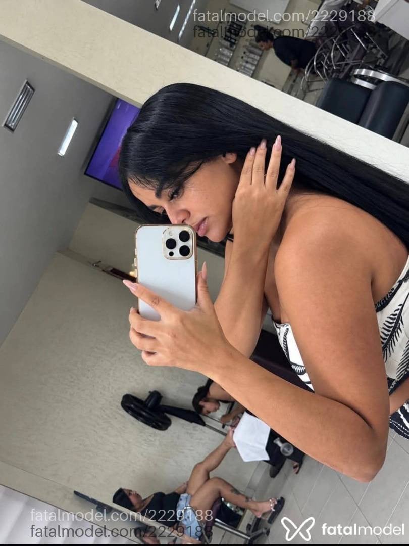 Acompanhante mulher morena (o) de olhos mel - Alicia Alves