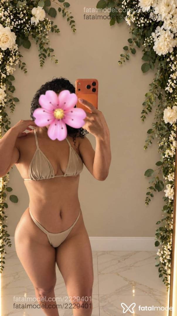 Acompanhante mulher morena (o) de olhos pretos - Daniella Bringel
