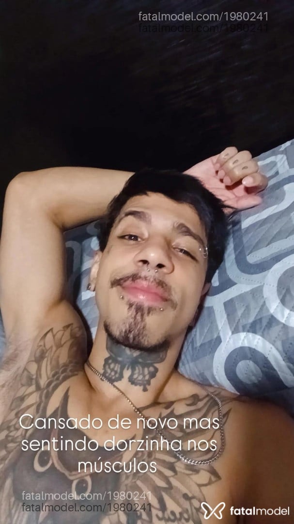 Acompanhante homem morena (o) de olhos pretos em Cariacica Acompanhante homem morena (o) de olhos pretos em Cariacica - Tatuadota