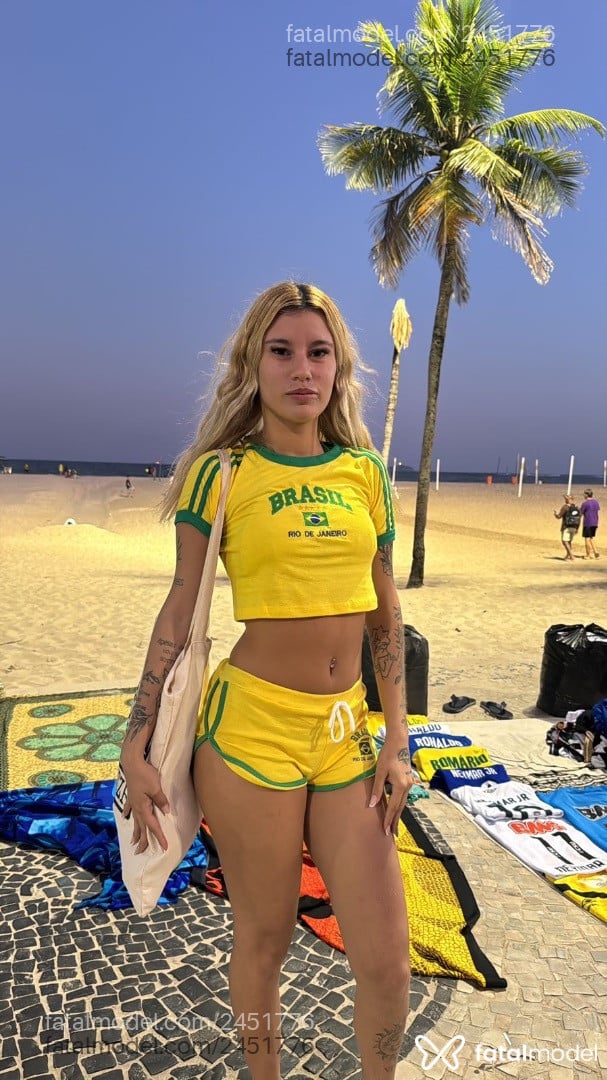 Acompanhante mulher loira (o) de olhos castanhos - Natasha Acompanhante mulher loira (o) de olhos castanhos - Natasha