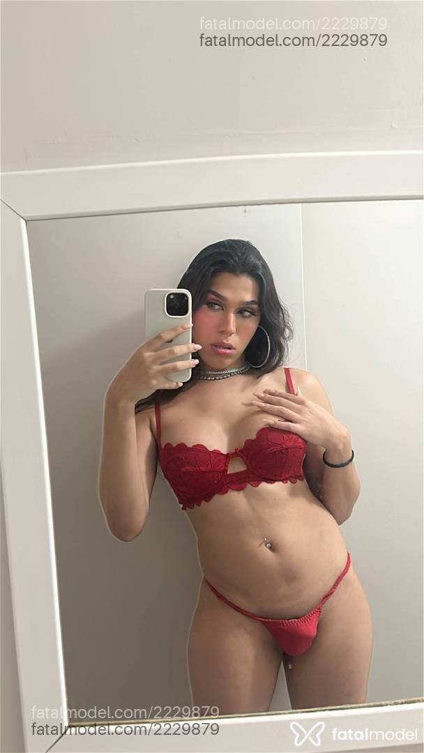Acompanhante mulher trans com cabelo castanho de olhos mel em Volta Redonda - ísis