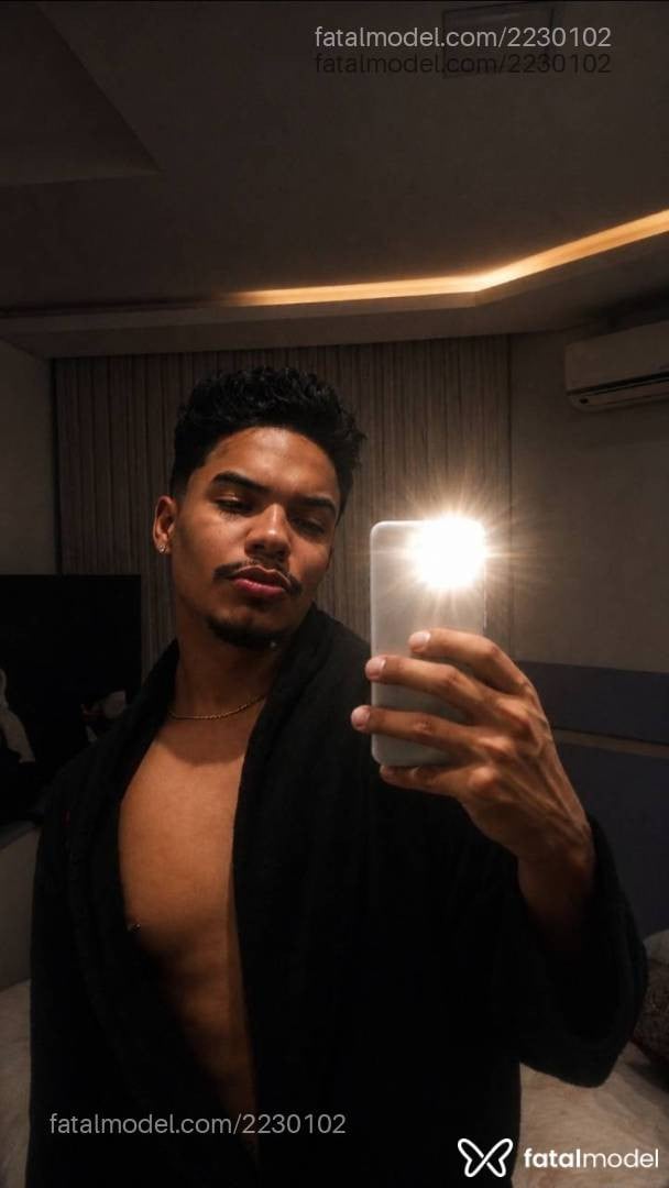 Acompanhante homem morena (o) de olhos pretos - Andyy