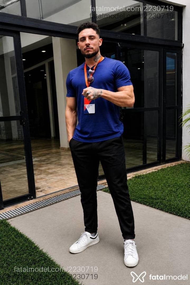 Acompanhante homem morena (o) de olhos pretos em Criciúma Acompanhante homem morena (o) de olhos pretos em Criciúma - Logan Leblanc