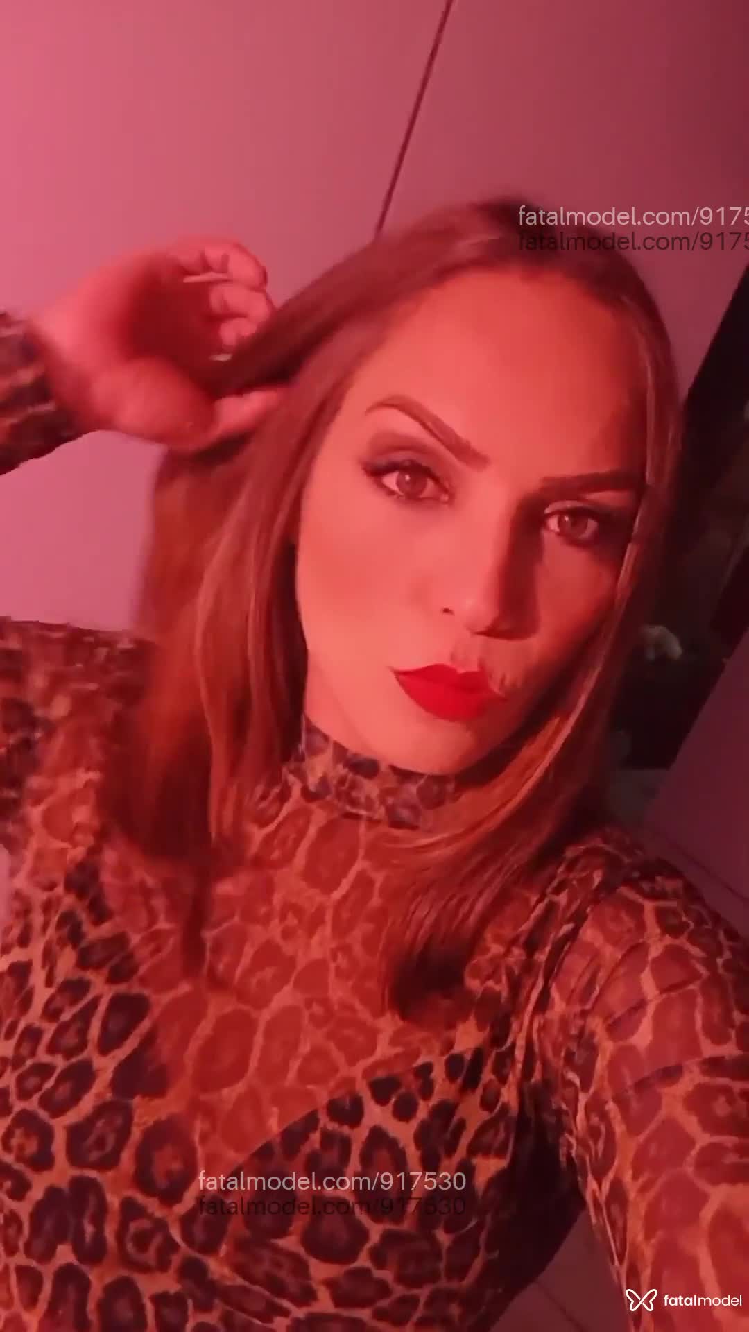 Acompanhante mulher com cabelo castanho de olhos mel em Blumenau Acompanhante mulher com cabelo castanho de olhos mel em Blumenau - Gabi Mantovani