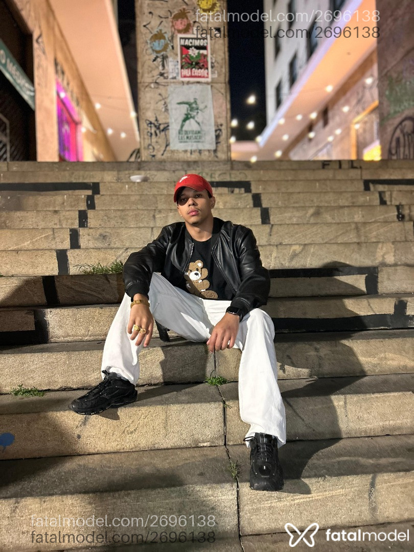 Acompanhante homem com cabelo castanho de olhos castanhos em Belo Horizonte - Pablo Pacheco