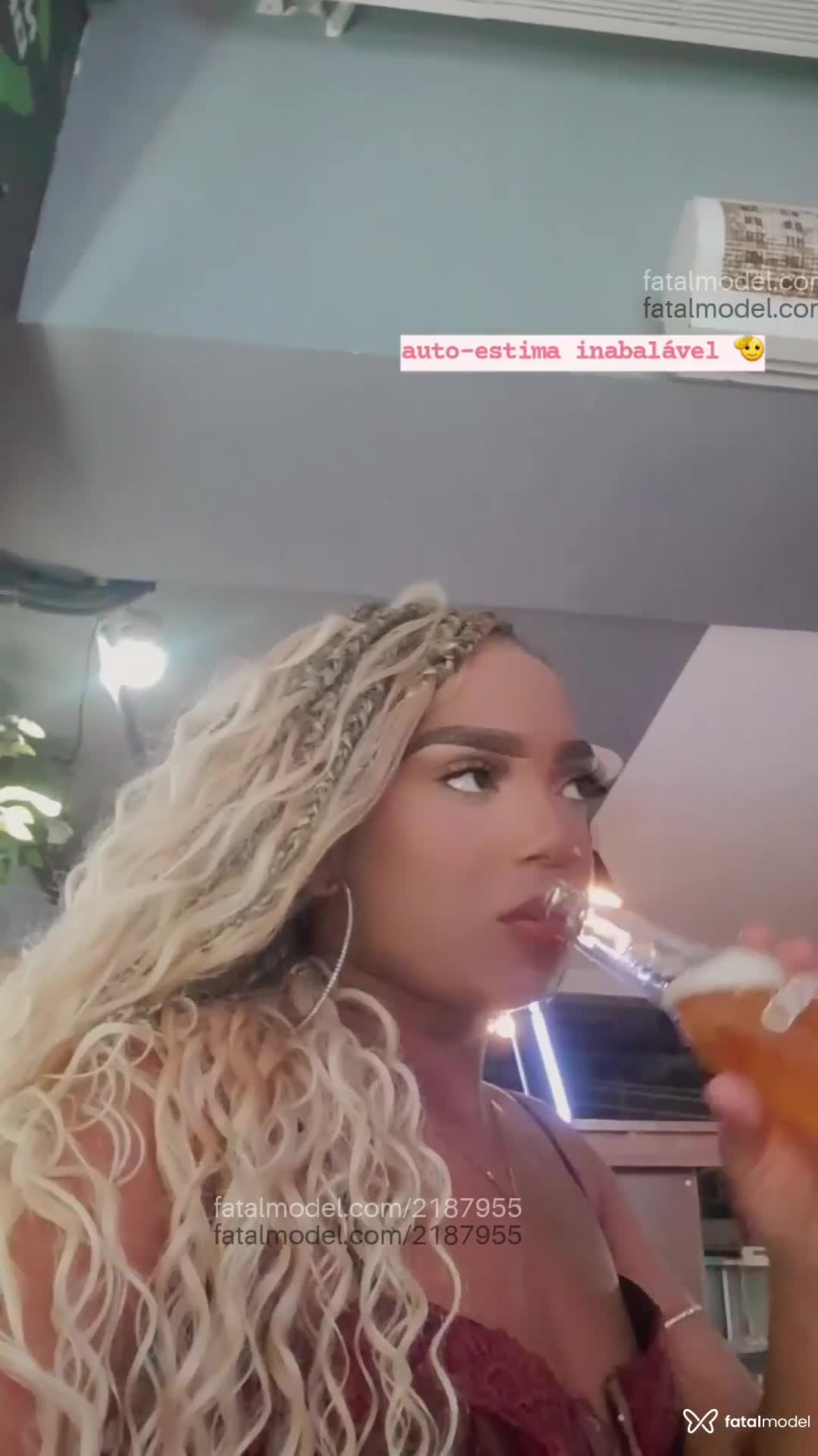 Acompanhante mulher loira (o) de olhos castanhos em Rio de Janeiro - Helena