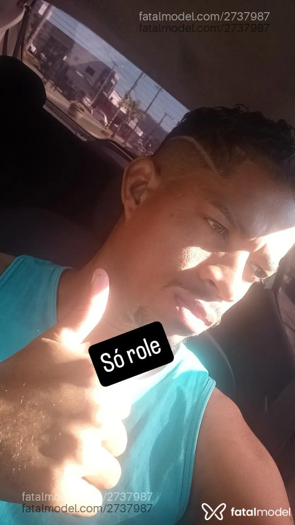 Acompanhante homem com cabelo grisalho de olhos verdes em Florianópolis - Souza