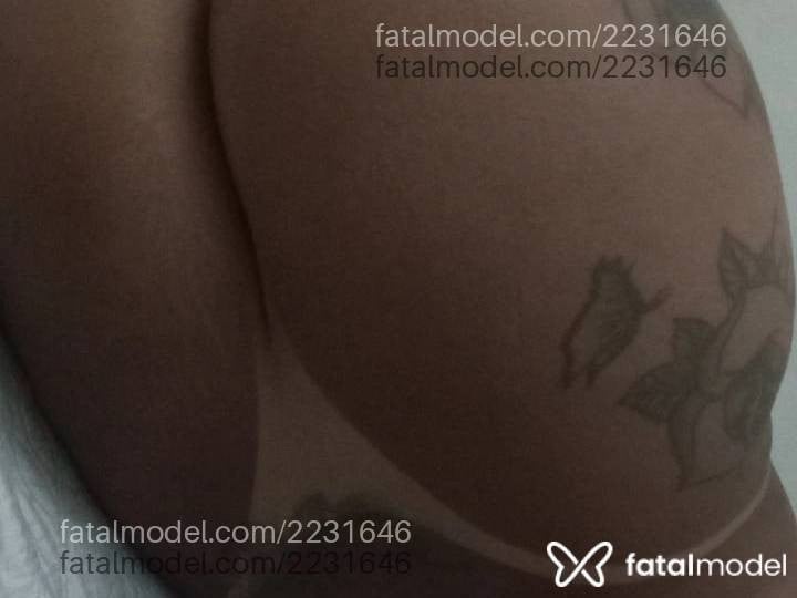 Acompanhante mulher morena (o) de olhos pretos - Renata Trindade