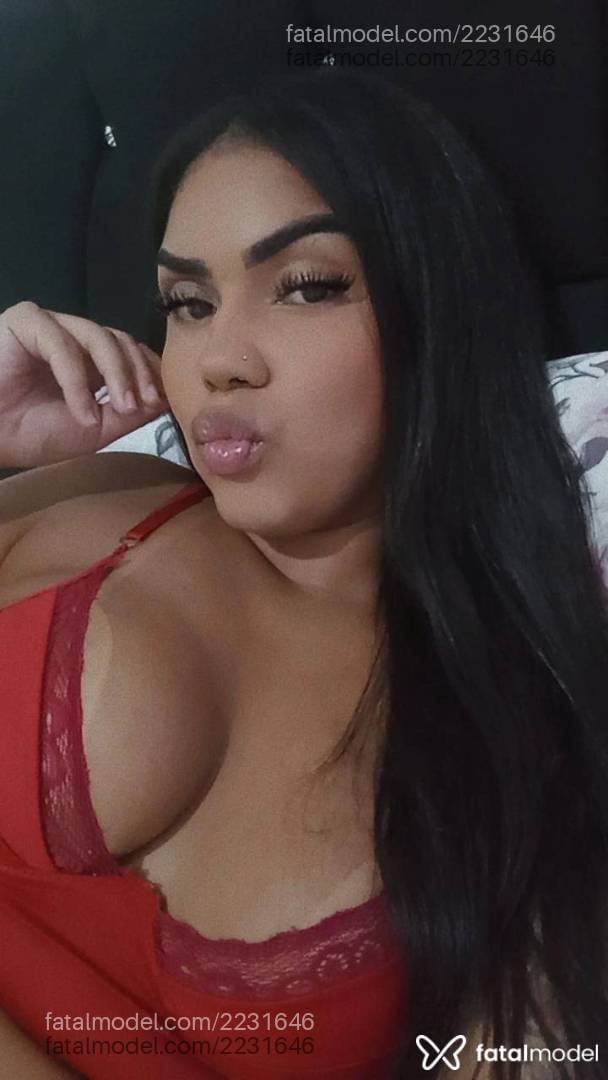 Acompanhante mulher morena (o) de olhos pretos - Renata Trindade