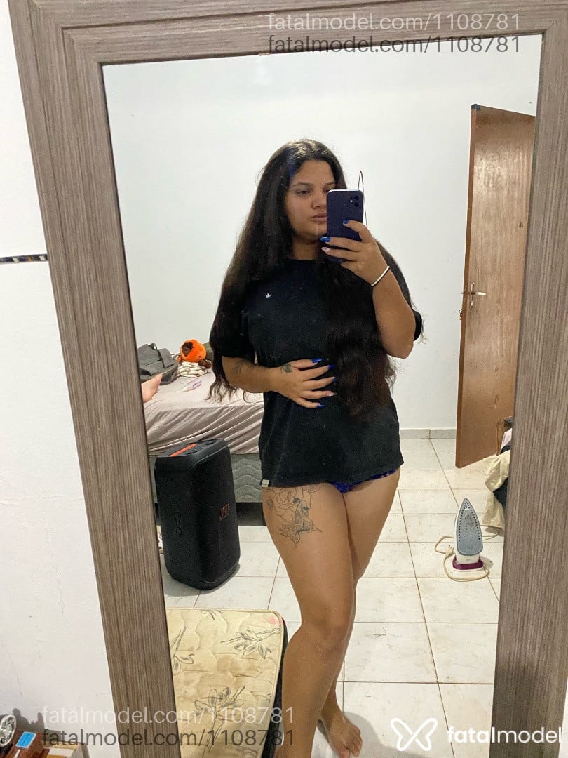 Acompanhante mulher com cabelo castanho de olhos castanhos em Sapezal - Natália