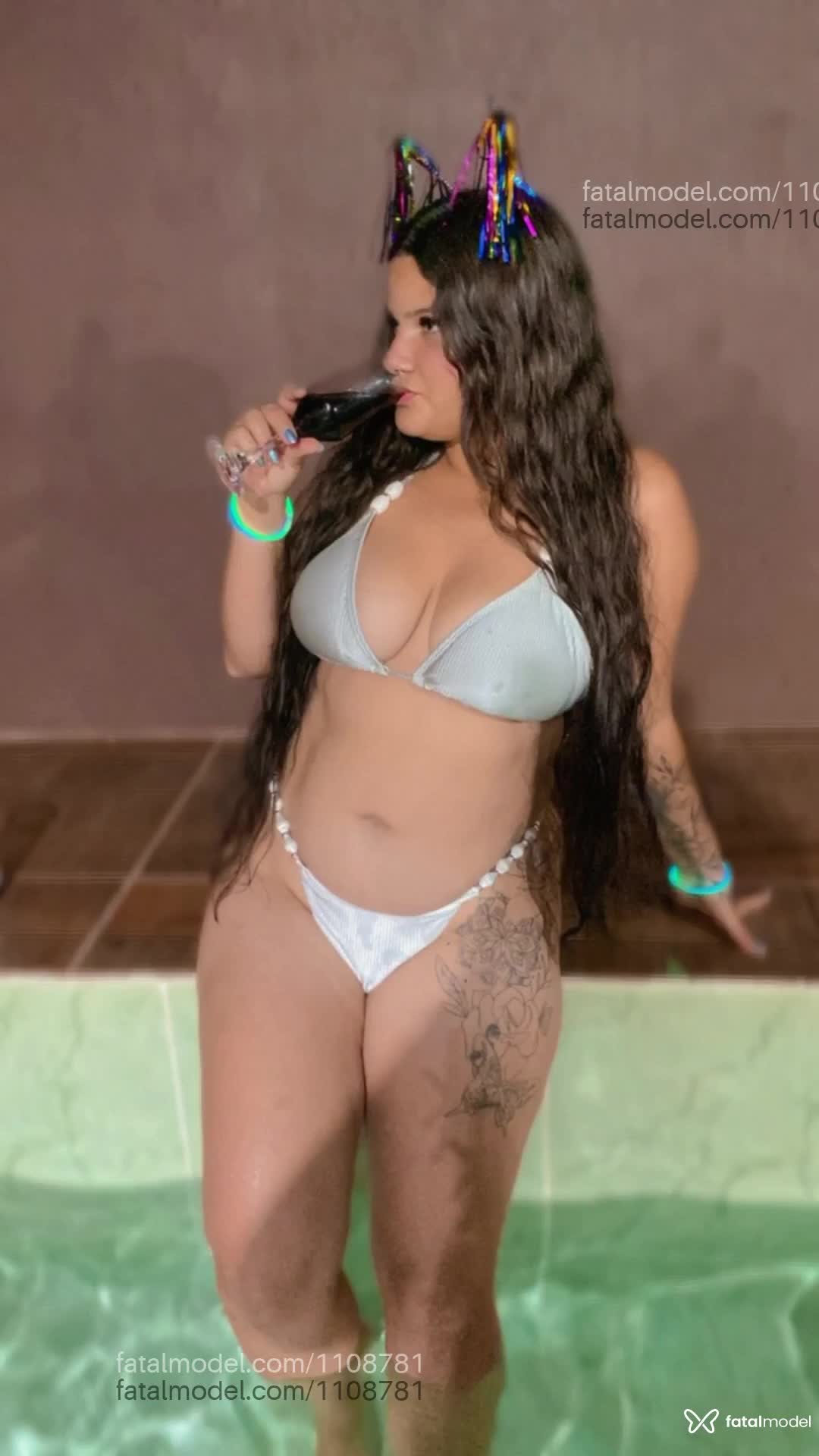 Acompanhante mulher com cabelo castanho de olhos castanhos em Sapezal - Natália