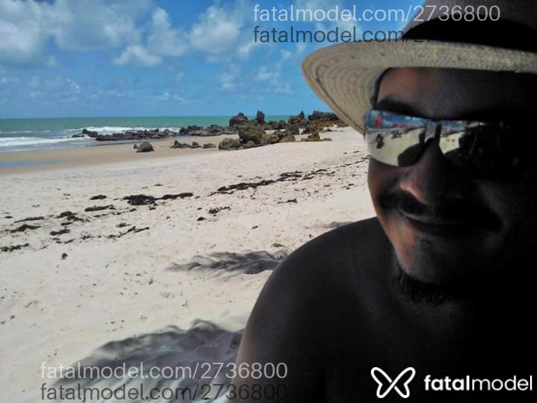 Acompanhante homem com cabelo grisalho de olhos pretos em Campo Grande - Campo Mature