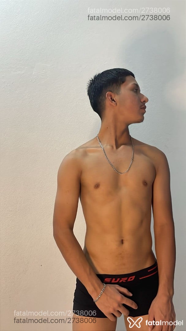 Acompanhante homem morena (o) de olhos pretos - Ackerman Acompanhante homem morena (o) de olhos pretos - Ackerman