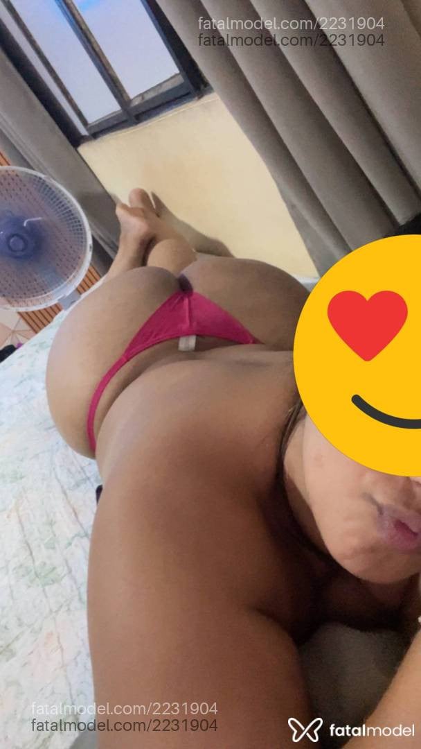 Acompanhante mulher morena (o) de olhos pretos - Larissa