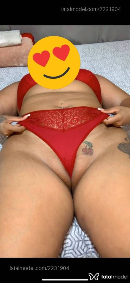 Acompanhante mulher morena (o) de olhos pretos - Larissa