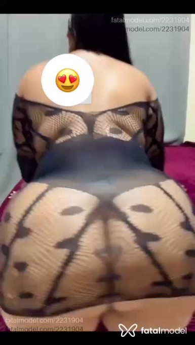 Acompanhante mulher morena (o) de olhos pretos - Larissa Mel Acompanhante mulher morena (o) de olhos pretos - Larissa Mel