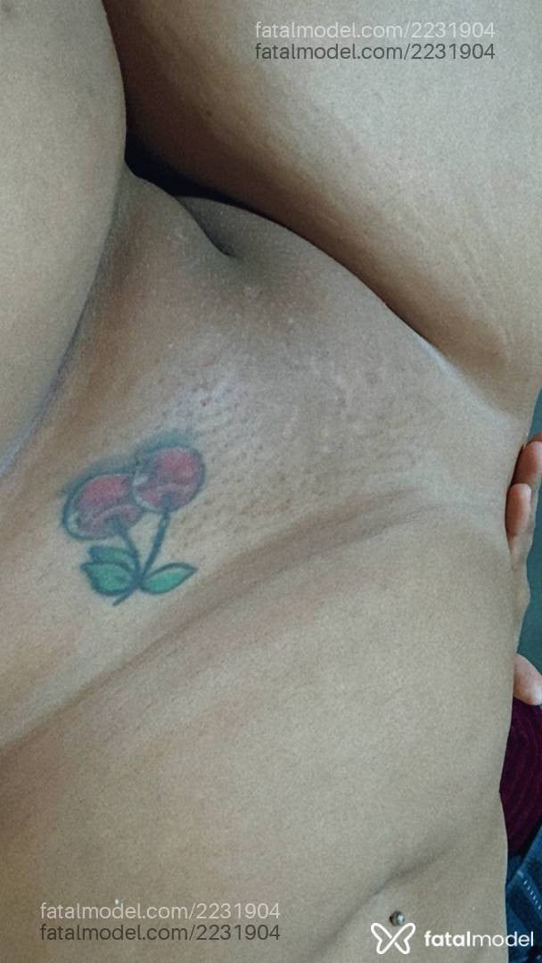 Acompanhante mulher morena (o) de olhos pretos - Larissa Mel