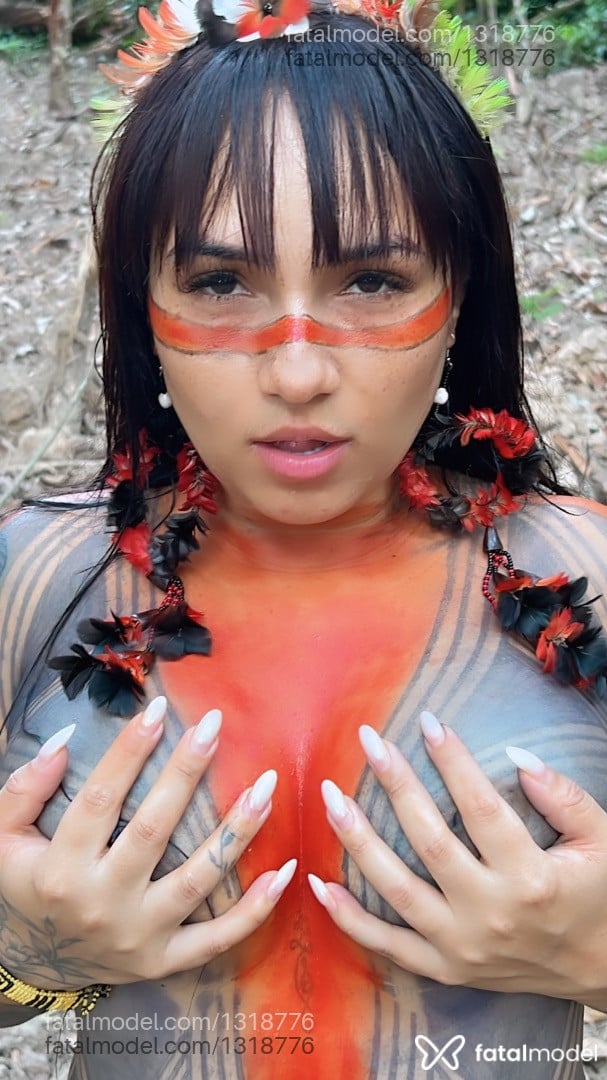 Acompanhante mulher com cabelo castanho de olhos castanhos em Pompéu - Maypetrick