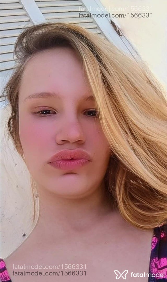 Acompanhante travesti loira (o) de olhos castanhos em Canoas - Aurora