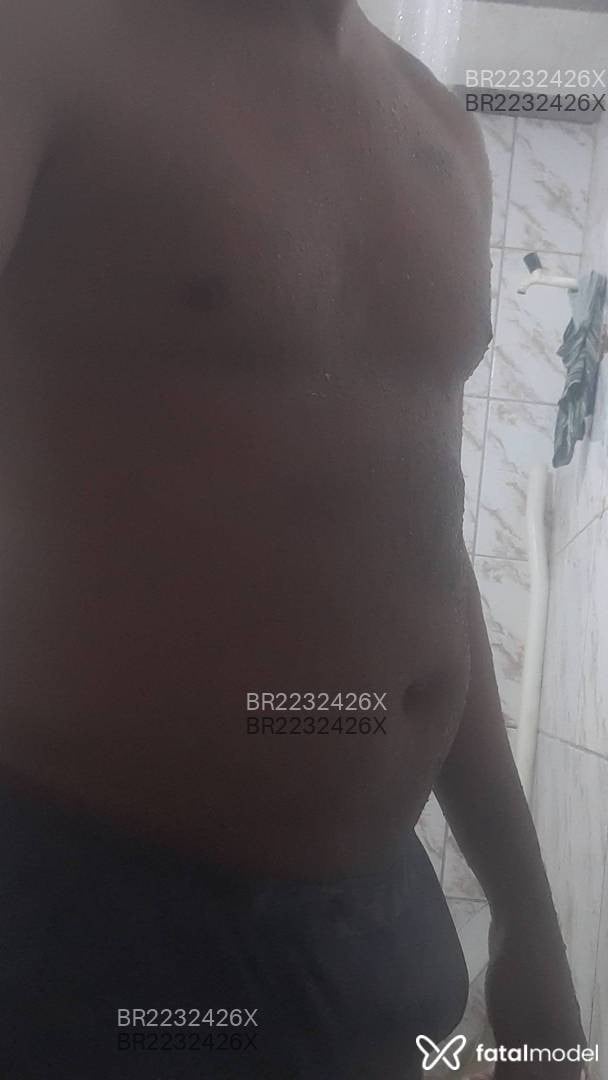 Acompanhante homem morena (o) de olhos castanhos - Rogi