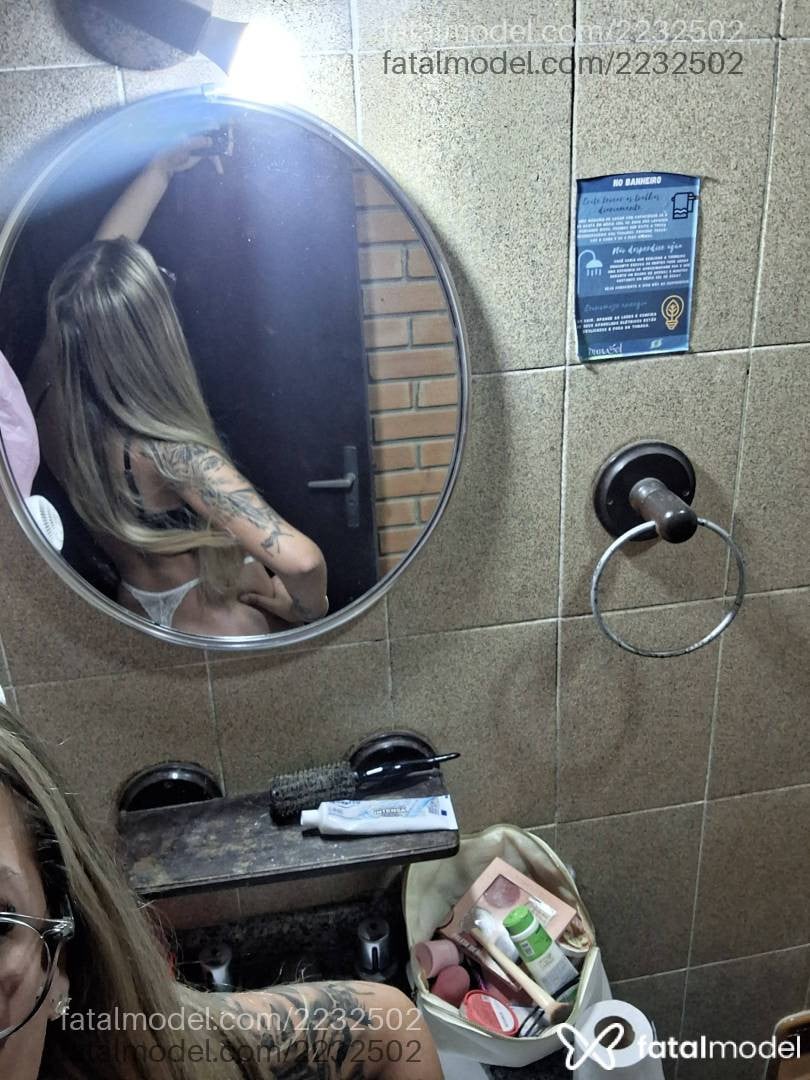 Acompanhante mulher loira (o) de olhos verdes - Eduarda Mel