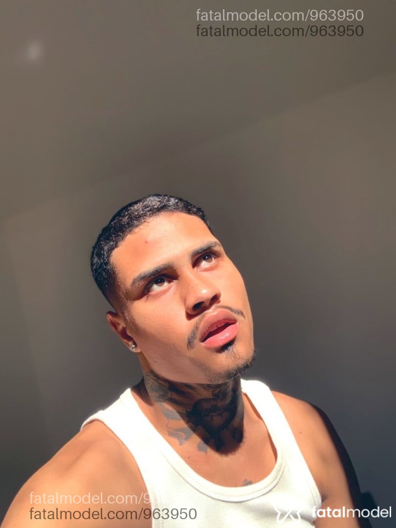 Acompanhante homem morena (o) de olhos castanhos em São Paulo Acompanhante homem morena (o) de olhos castanhos em São Paulo - Lucas