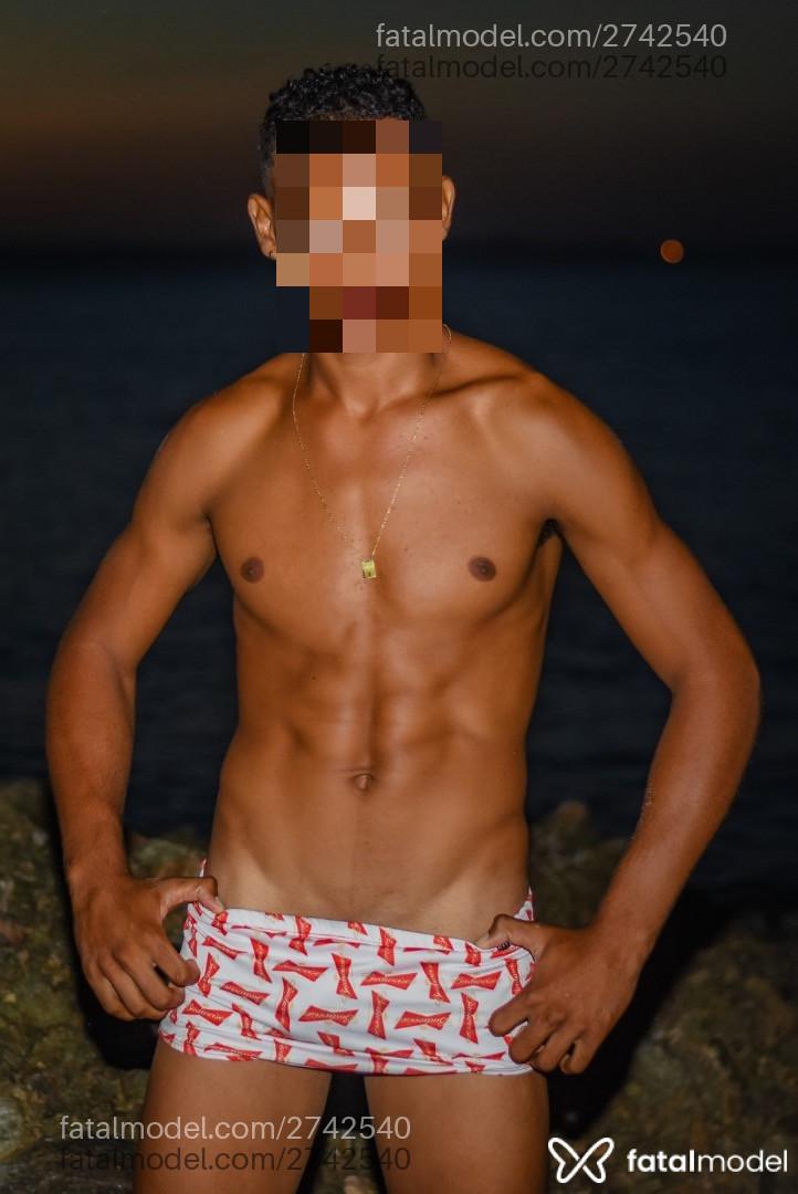 Acompanhante homem com cabelo castanho de olhos mel em Salvador - Seara