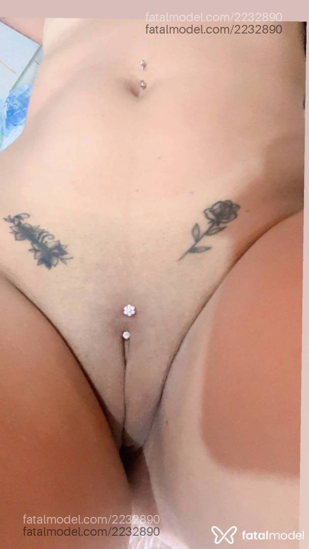 Acompanhante mulher morena (o) de olhos castanhos - Robertinha