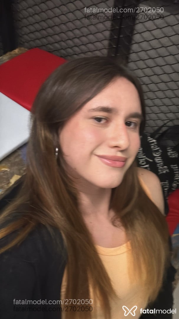 Acompanhante mulher trans com cabelo castanho de olhos castanhos em Virtual - Mayara