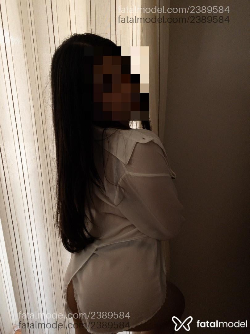 Acompanhante mulher com cabelo castanho de olhos castanhos em Virtual Acompanhante mulher com cabelo castanho de olhos castanhos em Virtual - Bre