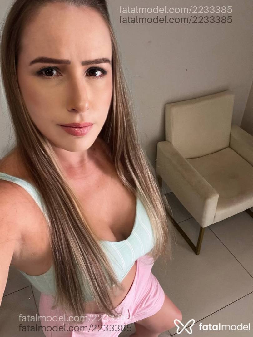 Acompanhante mulher loira (o) de olhos castanhos em Cuiabá Acompanhante mulher loira (o) de olhos castanhos em Cuiabá - Julia