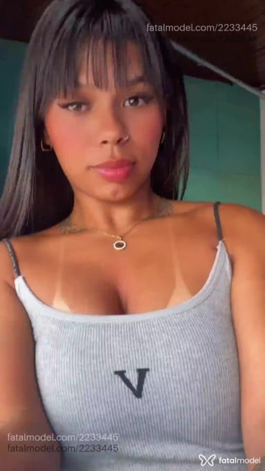 Acompanhante mulher morena (o) de olhos castanhos - Stefhani Acompanhante mulher morena (o) de olhos castanhos - Stefhani