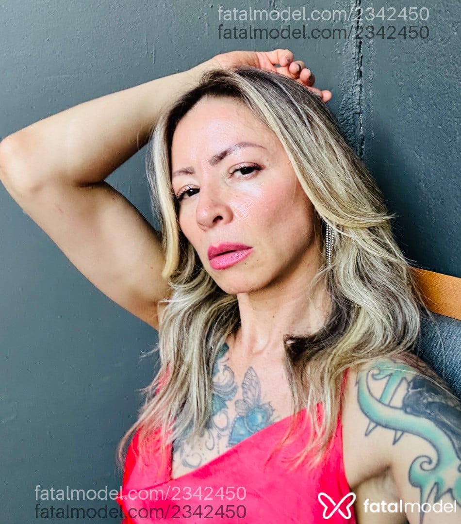 Acompanhante mulher loira (o) de olhos castanhos em São Paulo - Sarah